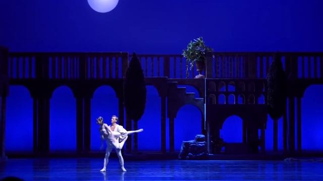 Luis Ortigoza y Natalia Berrios - Romeo y Julieta pas de deux. 2015 смотреть онлайн