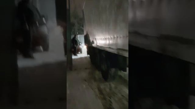 трпкторист vs русский дед брызгнул перцовым газом в глаза,калапс бросил автомобиль на дороге и ушё смотреть онлайн