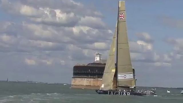 Ben Ainsle's TeamOrigin and BMW Oracle race round the Isle of Wight смотреть онлайн