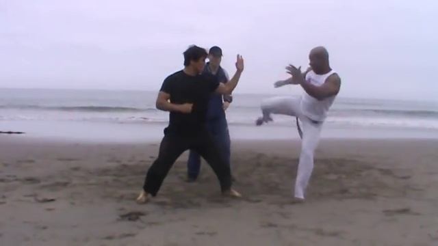 Karate vs Capoeira смотреть онлайн