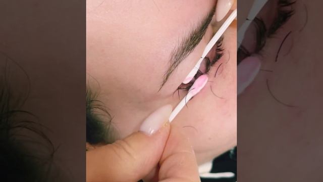 Снятие ресниц кремовым ремувером и ватными палочками смотреть онлайн