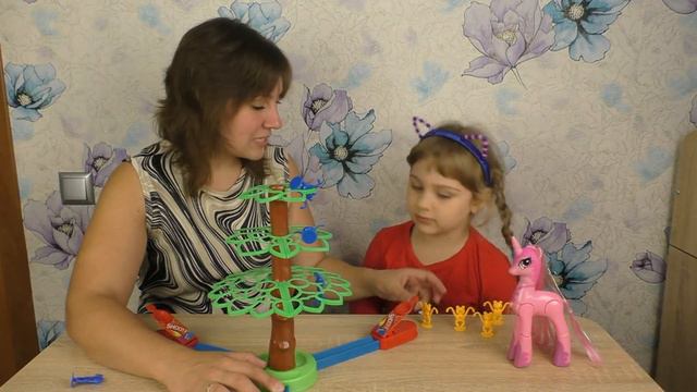 ИГРАЕМ С ЖАБКАМИ/ВЕСЕЛЫЕ ЛЯГУШКИ ПОПРЫГУШКИ/ЧЕЛЛЕНДЖ смотреть онлайн