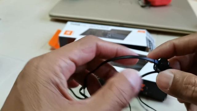 JBL TUNE 110 In-Ear Earphones Review смотреть онлайн