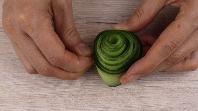 Красивый ЦВЕТОК из обычного огурца ☆ Украшение из овощей смотреть онлайн