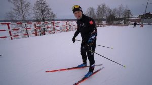 Одновременный одношажный коньковый ход.  Беговые лыжи