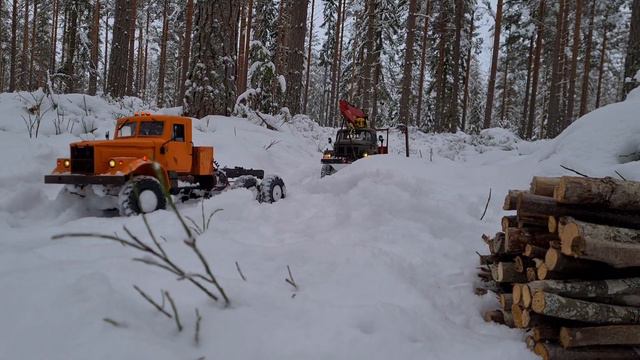 rc kraz 255 and rc zil 131 log truck in snow, mudrunner snowrunner 1/12 1/10 смотреть онлайн