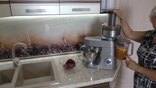 Свежевыжатый сок- лучшее начало дня! смотреть онлайн