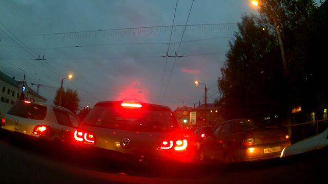 Видео: Как проезжать сужение дороги справа? смотреть онлайн