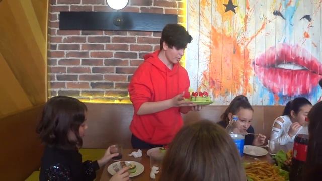 Мое ДЕНЬ РОЖДЕНИЕ видео от 11 Марта//Маша STAR смотреть онлайн