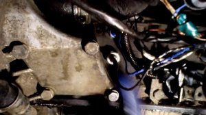 где стоят датчики давления масла т4 мотор 2.4 аав