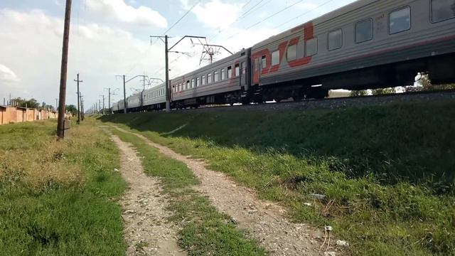 Электровоз ЭП1М-622 с поездом Махачкала-Санкт-Петербург смотреть онлайн