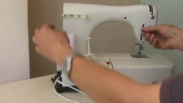 Sewing machine Швейная машина Privileg Combi Super Automatic 580 test намотка и заправка ниток. смотреть онлайн