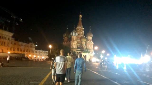 Москва 22 июня после матча Аргентина Хорватия. Красная площадь, Никольская улица. смотреть онлайн