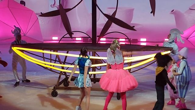 Шоу И. Авербуха "Волшебник страны Оз". Оксана Домнина, Женя Медведева, Коля Колесников. 29.12.2022. смотреть онлайн