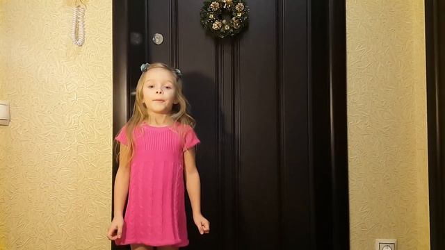 В лесу родилась елочка песня, детская новогодняя песня. Эту песню любят все дети. смотреть онлайн