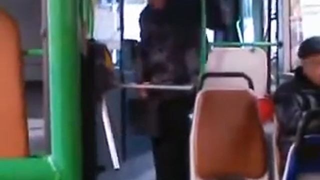 Мужик забыл как пользоваться турникетом. смотреть онлайн