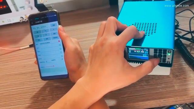 Ailunce HS2 - новый SDR трансивер с автоматическим тюнером