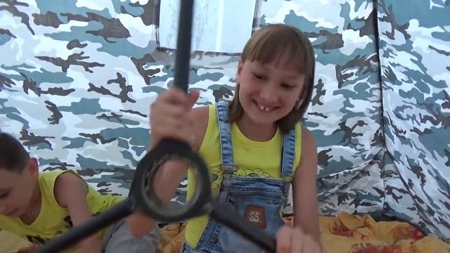 Мы сделали мега спиннер из стрейч пленки