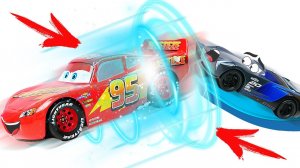Видео про машинки для мальчиков игрушки машинки Тачки Маквин и шторм увеличились