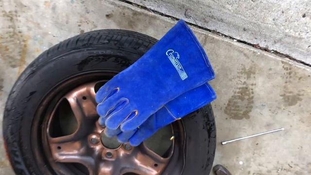 Fix a bent steel rim yourself. смотреть онлайн