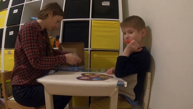 накладывание фигур ножнтцы кубики раскраски