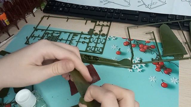 Сборка самолёта ИЛ-2 1/72 от Звезды смотреть онлайн