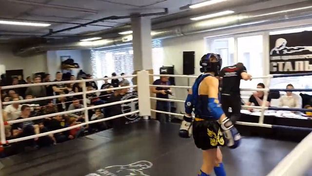 Аверин Павел (Академия Муай Тай) синий угол смотреть онлайн