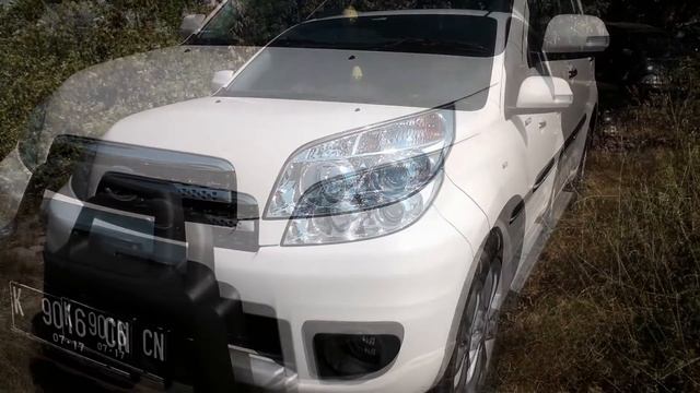 Exterior Daihatsu Terios White Colors 2012 смотреть онлайн