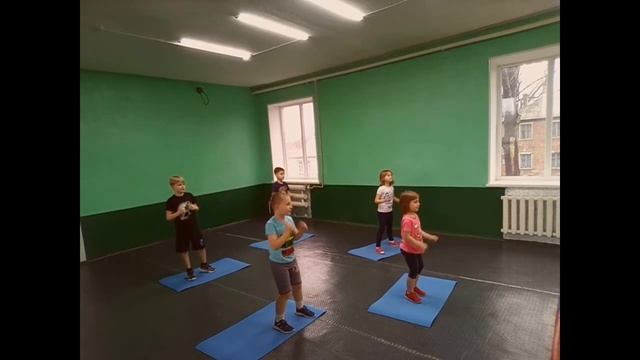 "Детский фитнес" разминка тай-бо смотреть онлайн