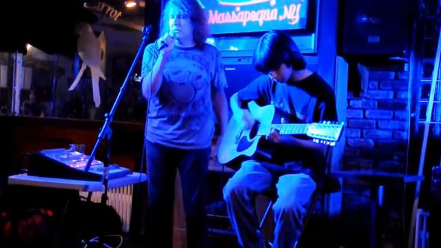 "Who's Behind the Door" by Zebra ~ Performance by Randy Jackson and Lennon Ashton смотреть онлайн