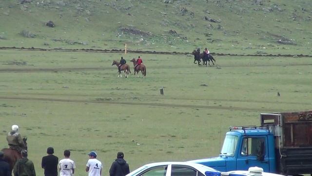 Улаган скачки 12км. 1-е место Великий Хан ЧКВ, Тумпуков Эзен смотреть онлайн