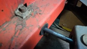 Станок пропускает воздух,в чем может быть причина?