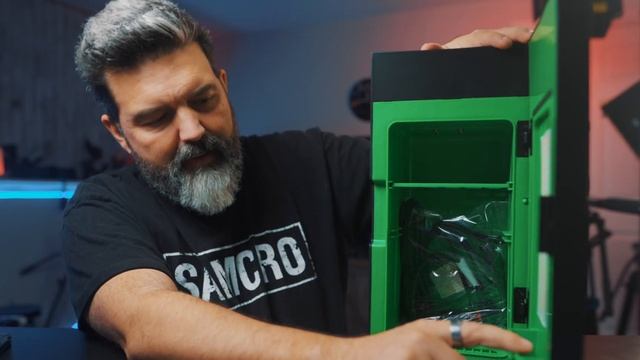 Unboxing the NEW Xbox Series X Mini Fridge that was Picked Up from Walmart! смотреть онлайн