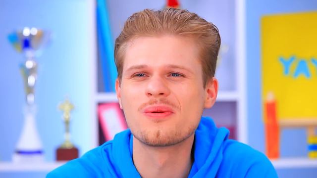 Rich Teacher vs Broke Teacher / 25 Funny Situations in School смотреть онлайн
