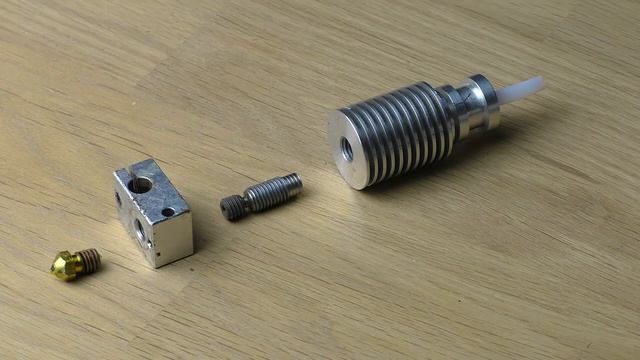 Hotend explained and how to properly change the nozzle on a 3D printer смотреть онлайн