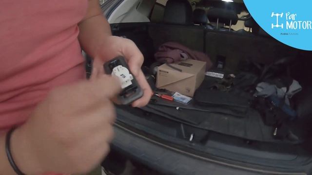 Como cambiar luz del porta placa Subaru XV a LED смотреть онлайн