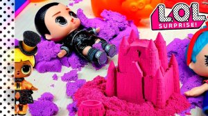 Куклы L.O.L. Surprise OMG играют с кинетическим песком  | Куклы ЛОЛ сюрприз Смешные мультики iKira