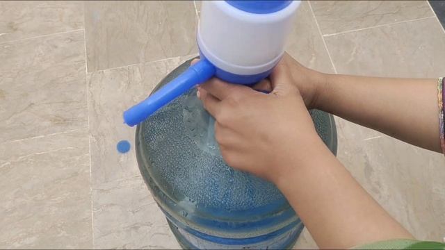 How to use manual bottle dispenser pump |daraz parcel unboxing смотреть онлайн
