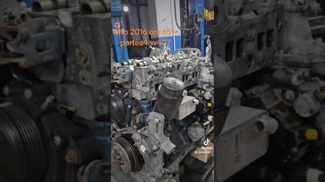 Mercedes-Benz vito v class w447 om 651 replace timing chain schimbul lantul distributia . смотреть онлайн