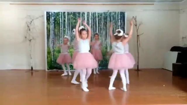 Современное направление хореографии,(от 7-10 лет),хореогр. кол-в "Экеденс",Малоголоустненская ДШИ смотреть онлайн