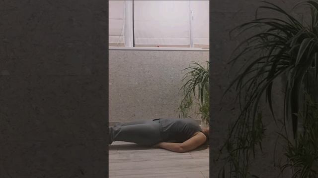 Снимаем напряжение с крестца помощью теннисного мяча. смотреть онлайн