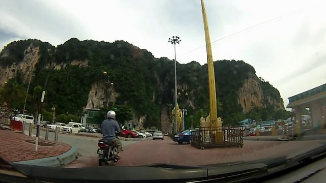 Дорога Куала-Лумпур- Порт Диксон, Малакка, Петруджайя, пещеры Бату