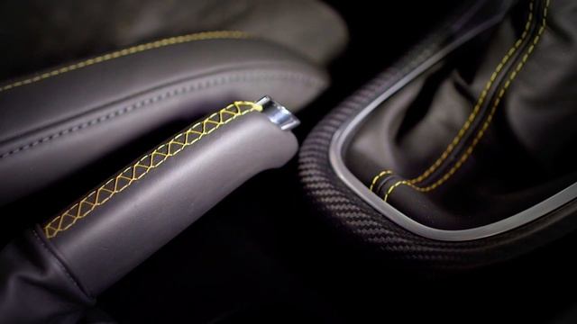 Opel Astra OPC Extreme Engine & Interior Full HD смотреть онлайн