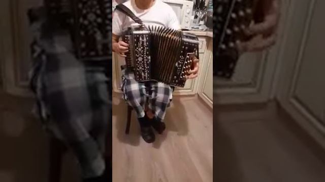 Верила,верила,верю! А.Бусинов,его вариант игры этой песни на гармони. смотреть онлайн