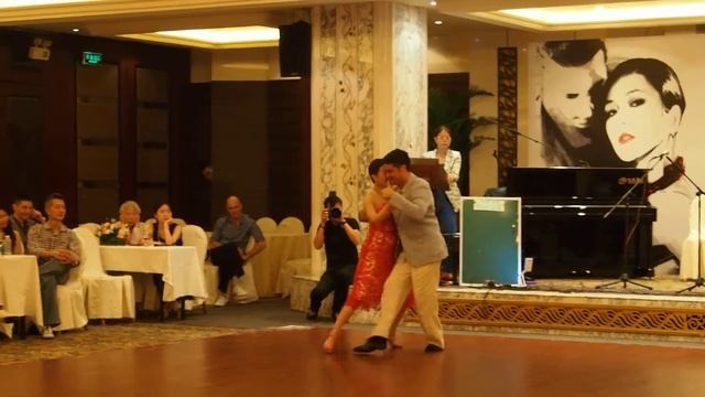 Cem Erkir & Tracy Deng @ 2013 Shanghai 3rd tango fest смотреть онлайн
