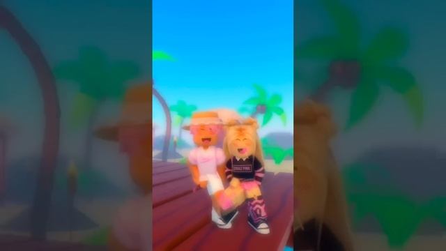 Кто из нас лучше? Голосуйте ❤️@i_roblox_queen725 #roblox #игра #роблокс #интересное #смешное смотреть онлайн