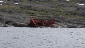 Расстрелянный корабль у полуострова Рыбачий