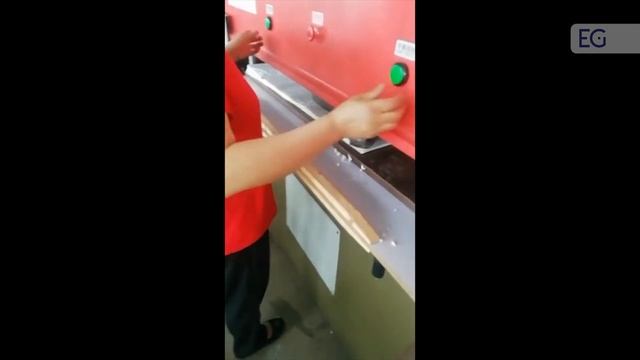 Линия для производства одноразовых полиэтиленовых пеньюаров (накидок) смотреть онлайн