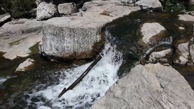 Как выглядит дамба Карачуновского водохранилища. Водопад Белые Камни. Кривой Рог смотреть онлайн
