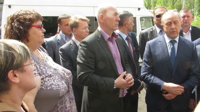 Губернатор в погорельцами на ул.Шевченко.Балаково.06.05.2016 смотреть онлайн